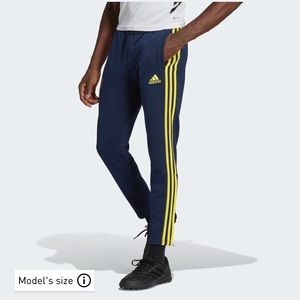 Adidas MEN trio track pants